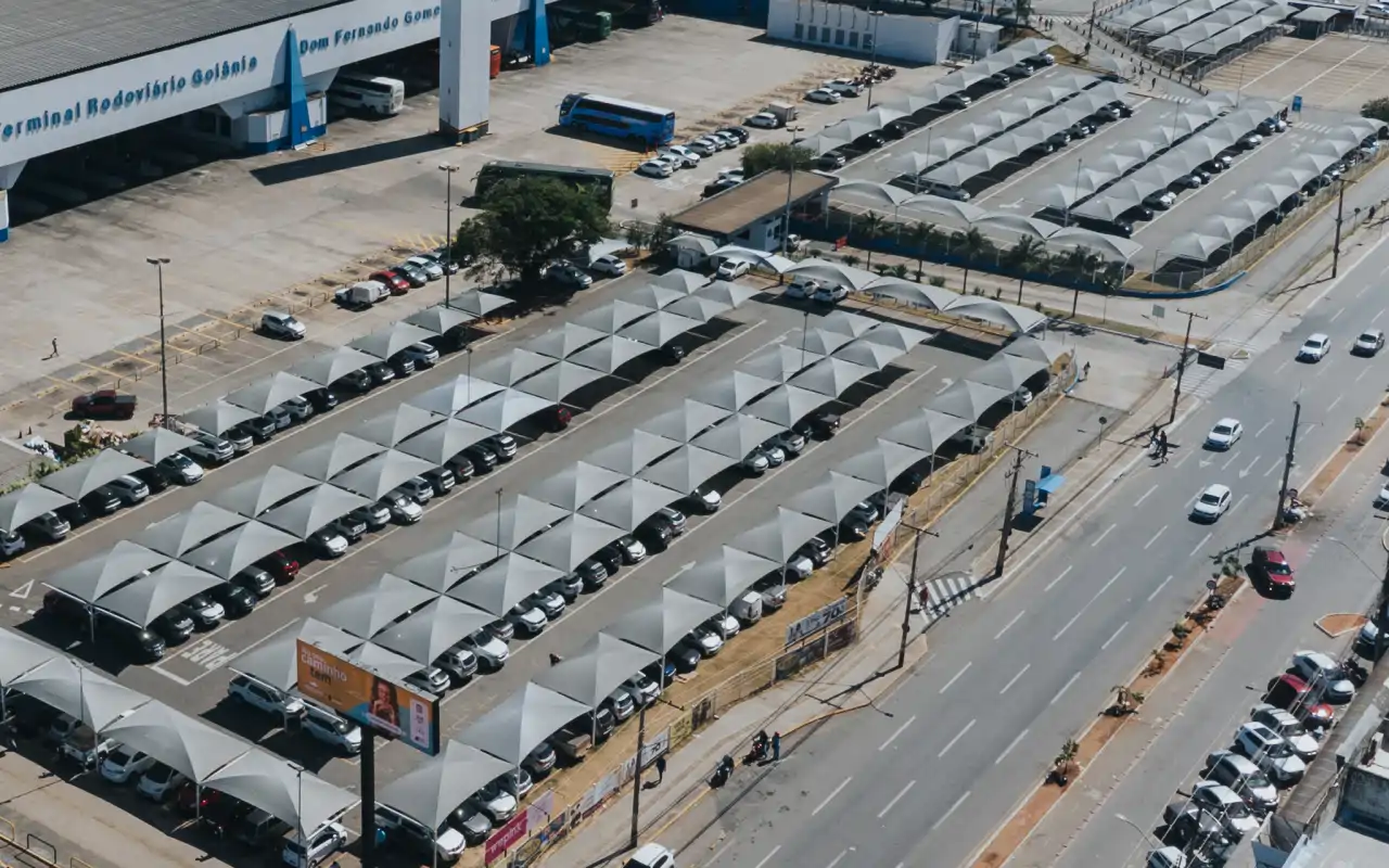 Proteção solar com tela sombrite para carros e veículos